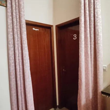 招待所 Casa Elvezia 3*