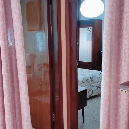 ゲストハウス Casa Elvezia SantʼElpidio a Mare